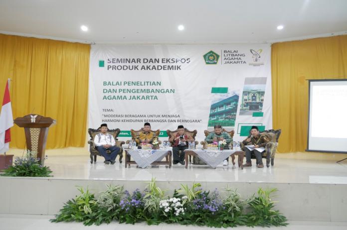 200-an Mahasiswa Hadiri Seminar dan Ekspos Produk Akademik Balai Litbang Agama Jakarta di UIN Banten