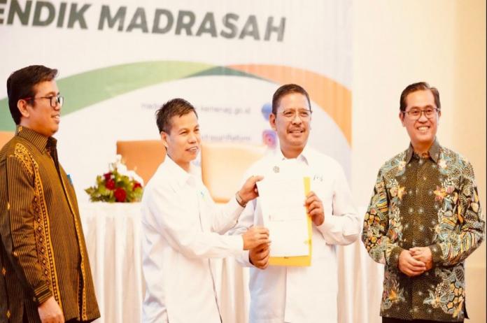 Pengembangan Profesi 75.000 Guru Madrasah Berbasis Sistem Digital