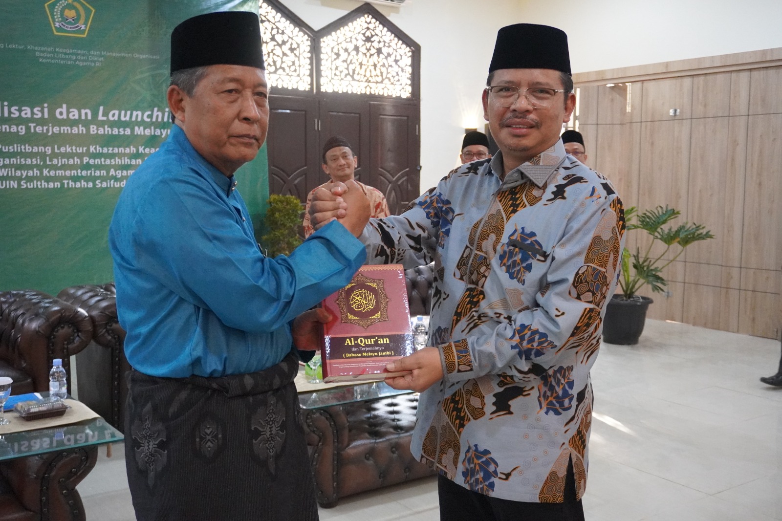 Kabar Gembira! Masyarakat Jambi kini Miliki Al-Qur’an Terjemahan Bahasa Melayu Jambi