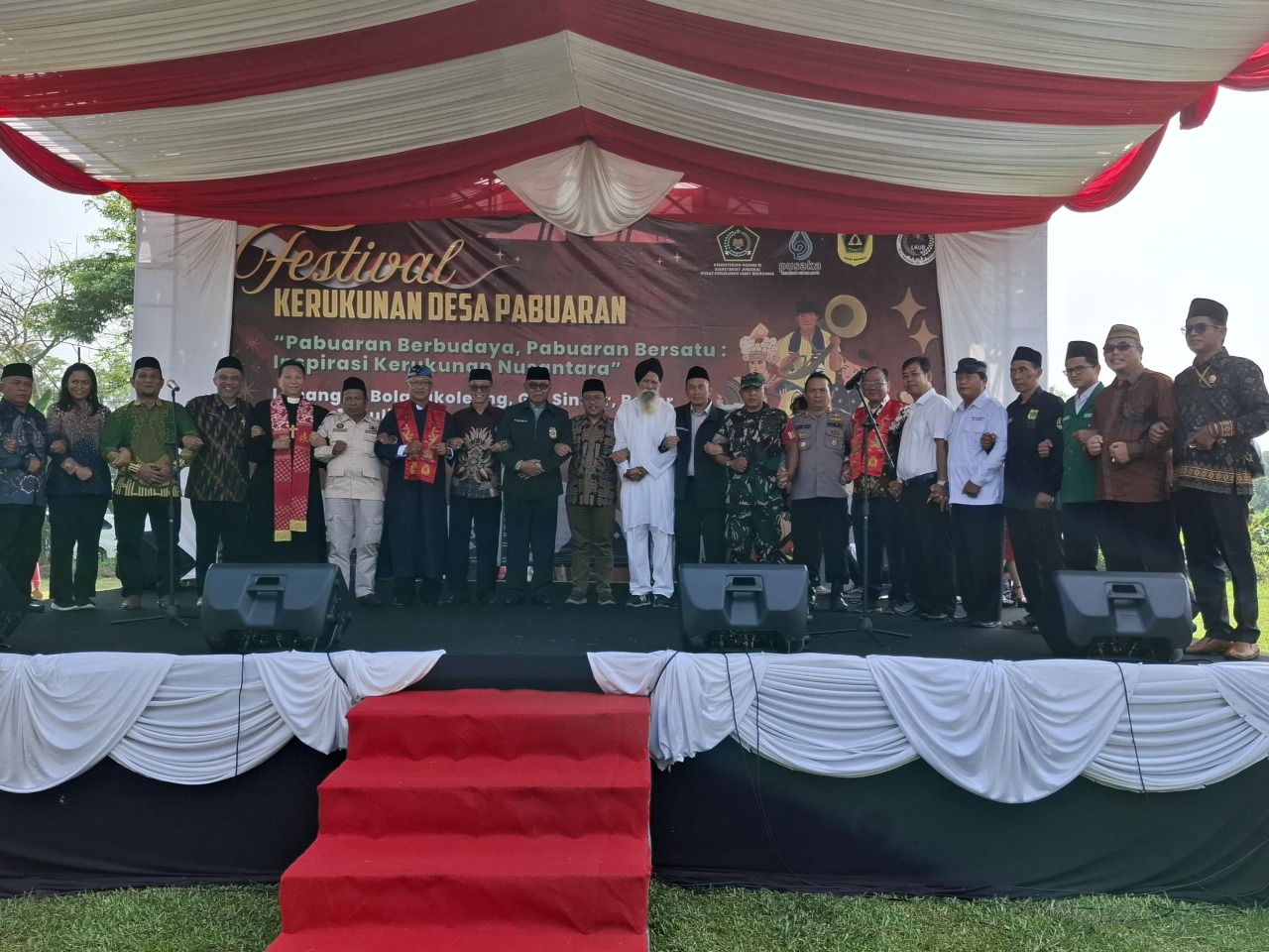 Desa Pabuaran: Contoh Nyata Kerukunan Beragama yang Menginspirasi Indonesia!
