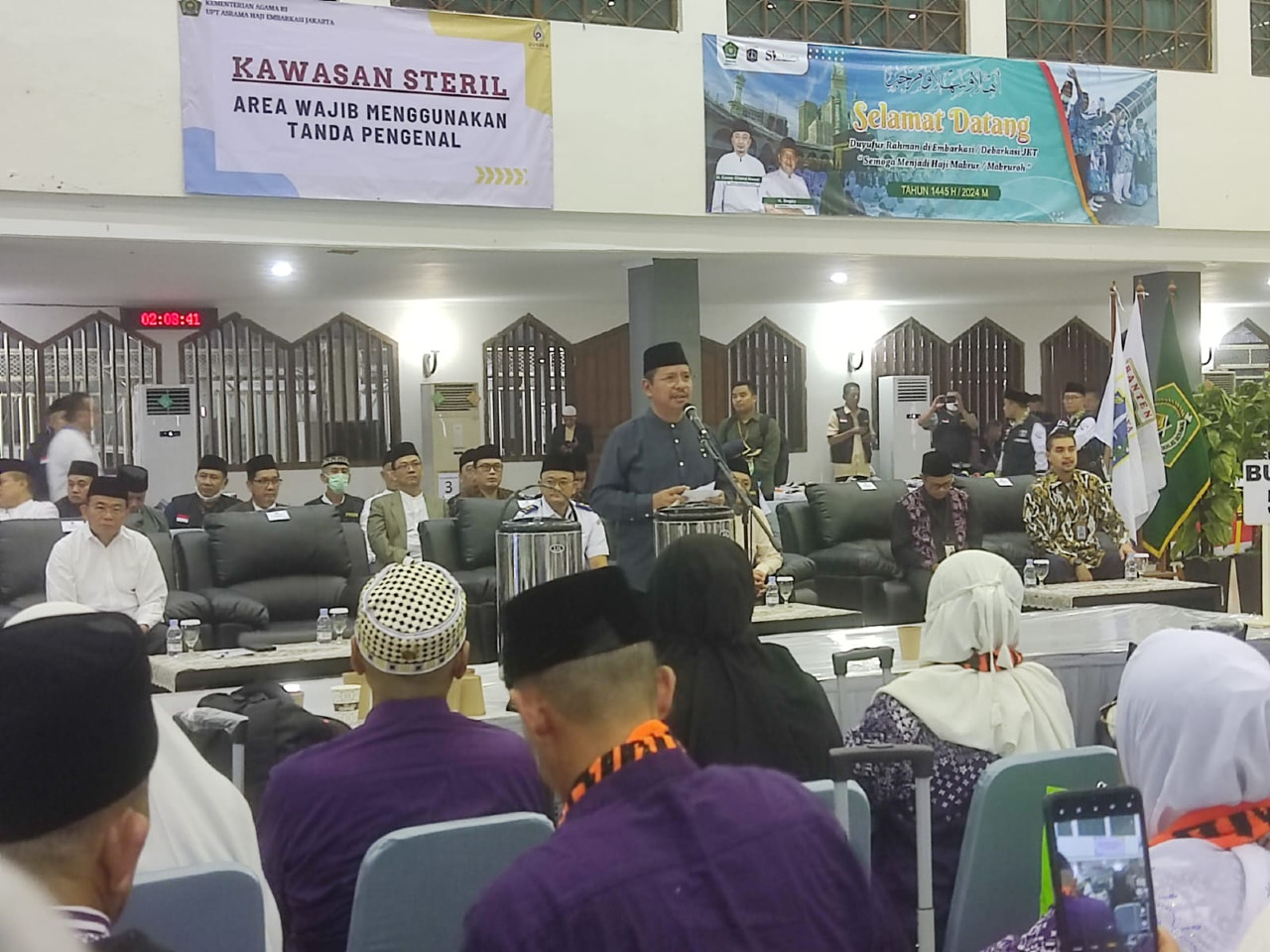 Embarkasi Jakarta Pondok Gede Sambut Kepulangan 392 Jemaah Haji