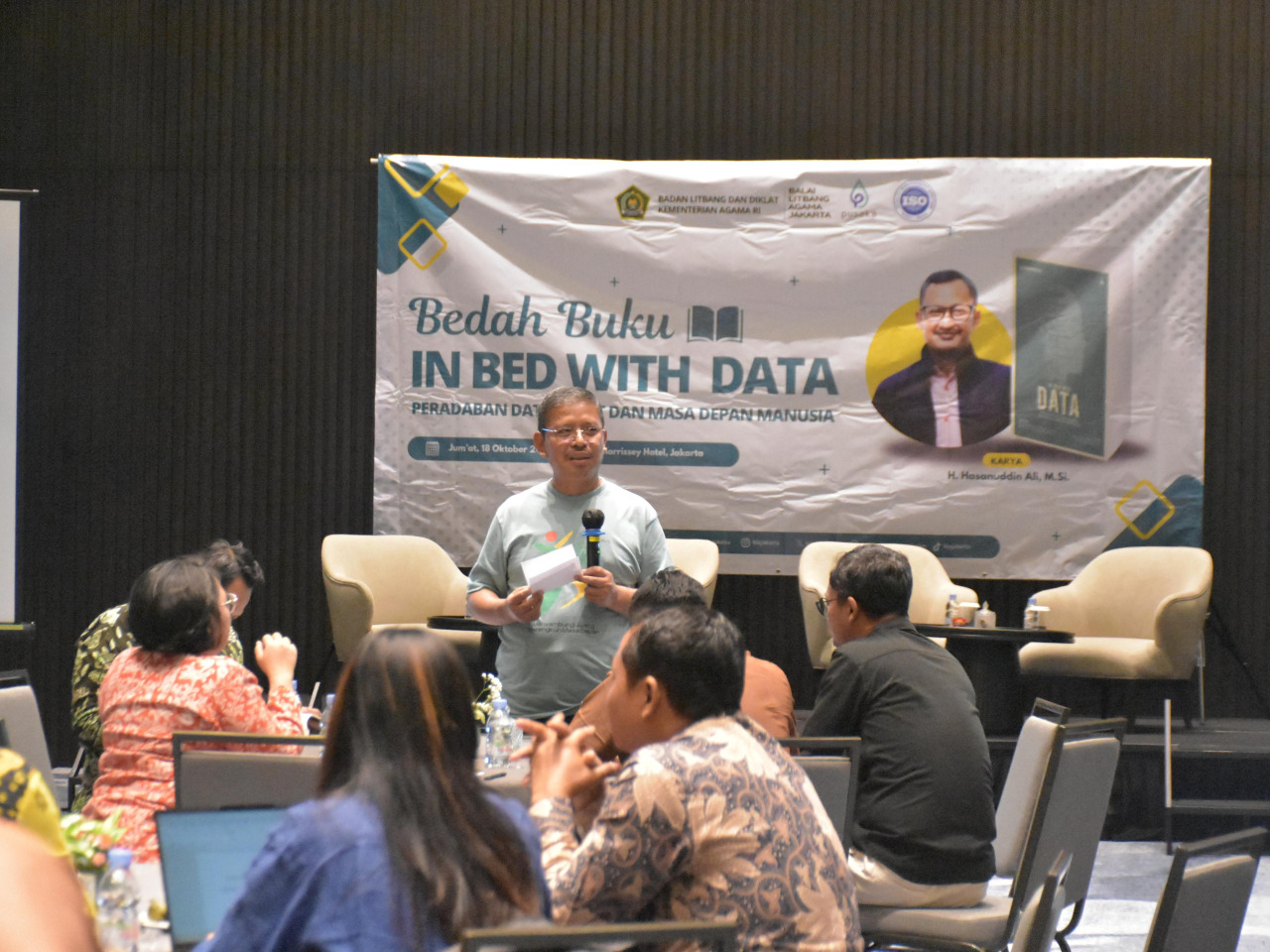 Hasanuddin Ali, Sosok di Balik Buku 'In Bed with Data'