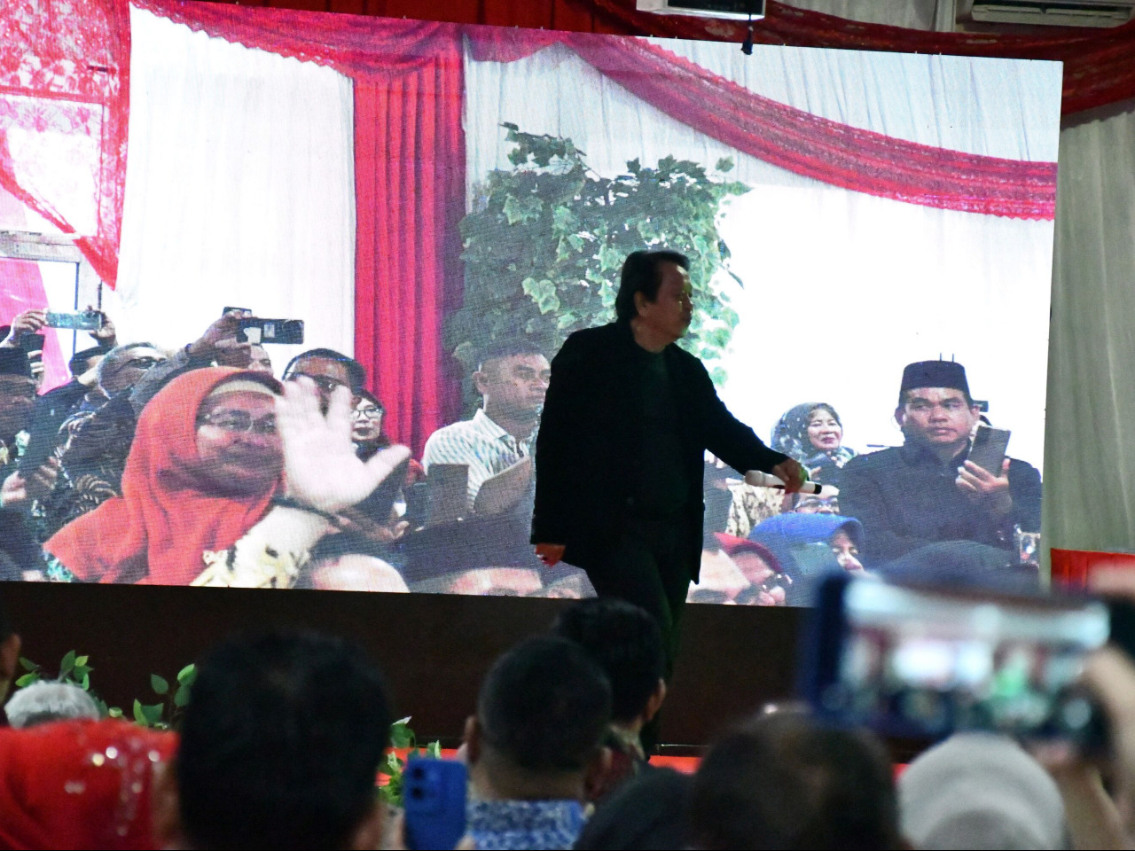 Pendangdut Legendaris Tanah Air Meriahkan Peresmian Beautifikasi Room BDK Palembang