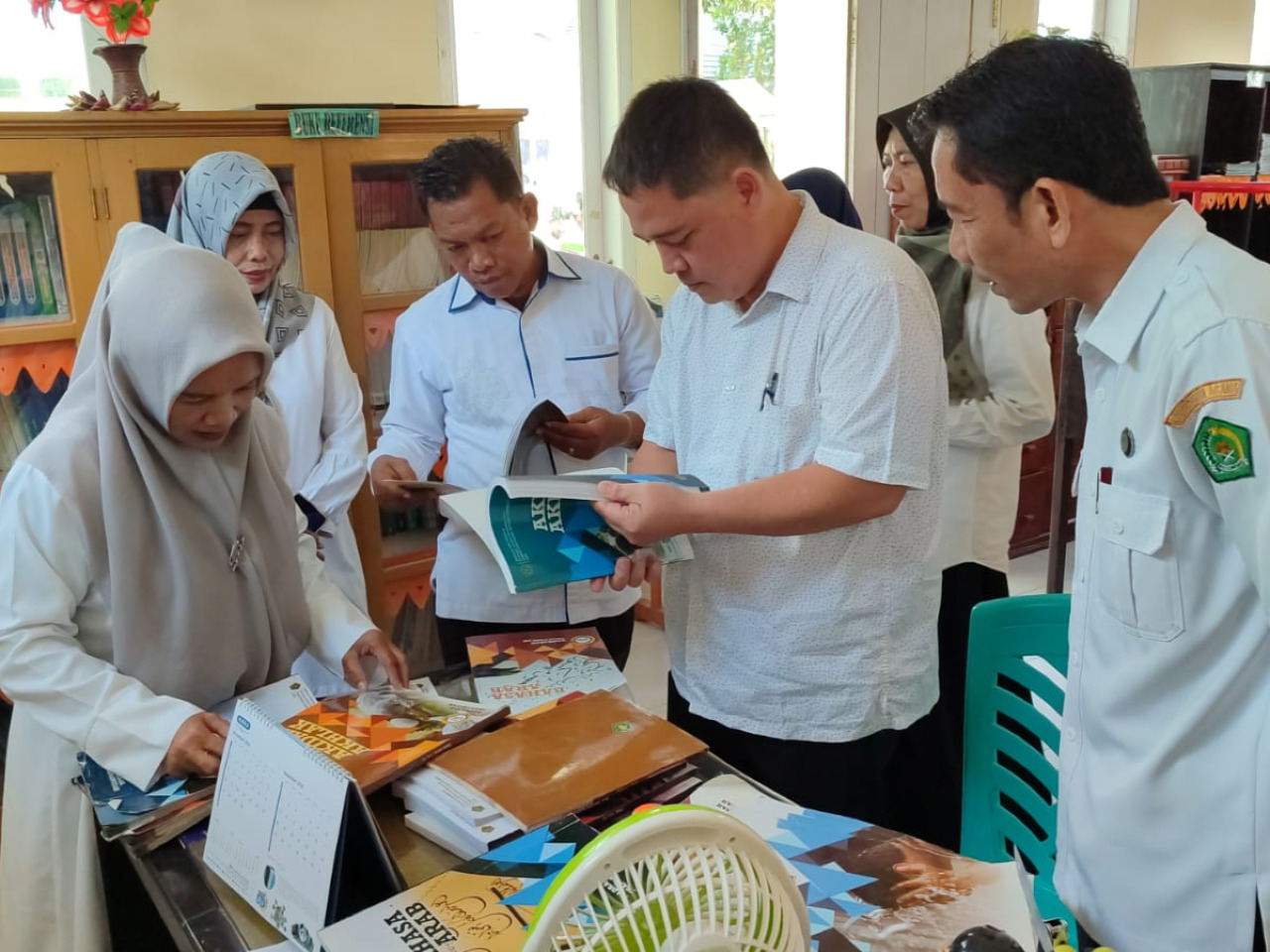 Perlunya Pendampingan Buku-Buku Pendidikan Agama di Madrasah