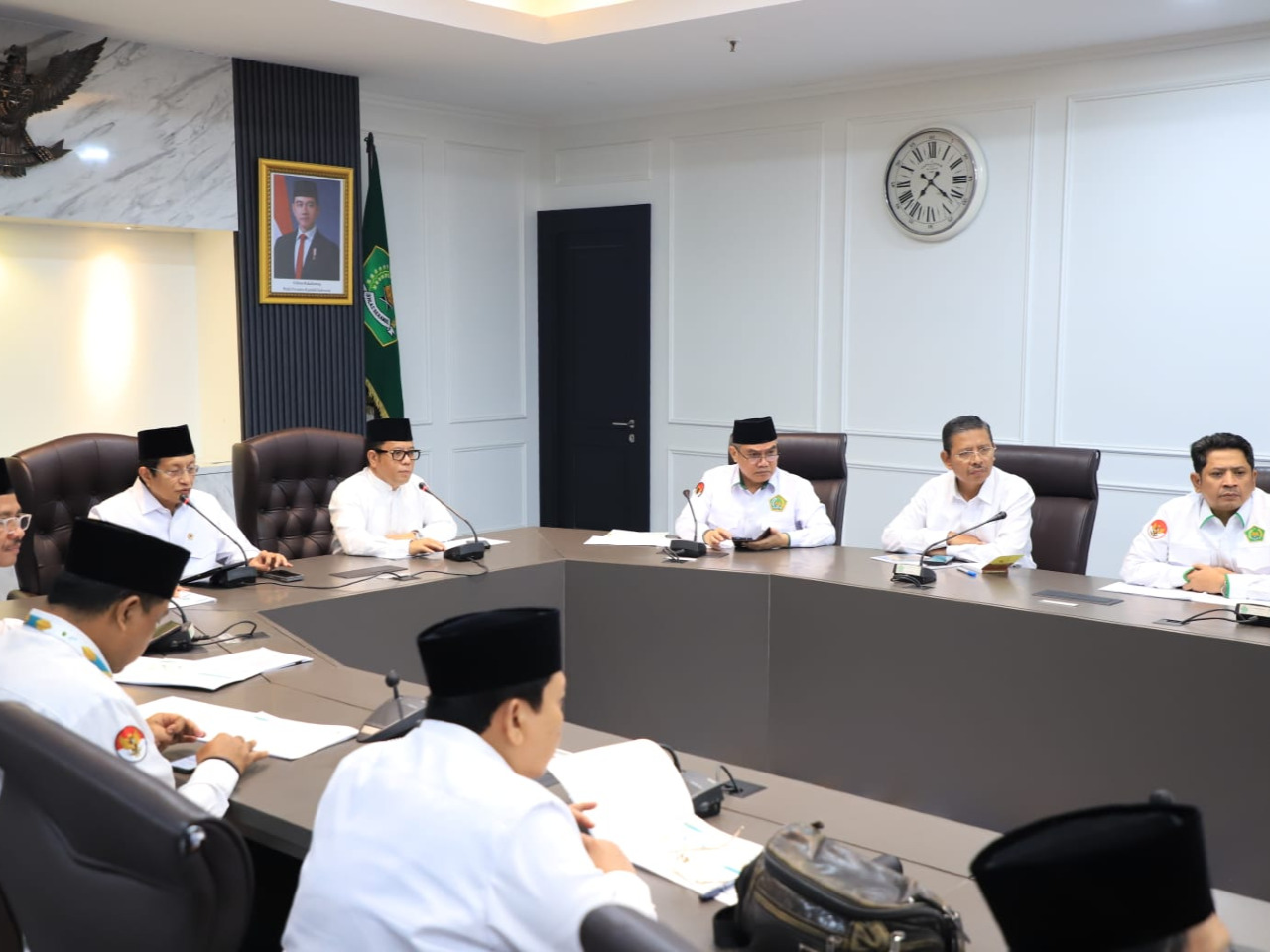 Pimpin Rapim, Menag Bahas Optimalisasi Zakat Hingga Upaya Cegah Perceraian