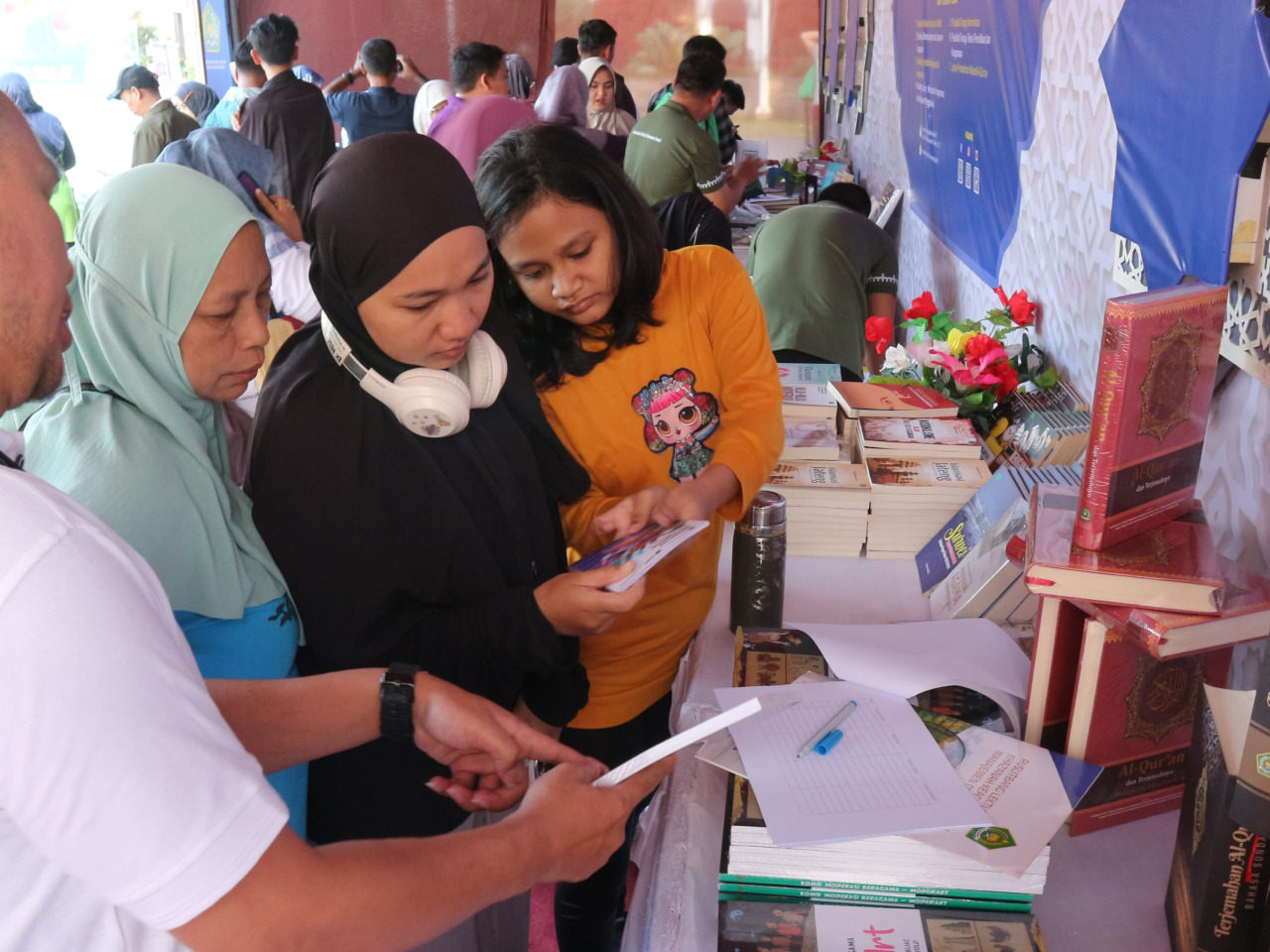 Puslitbang LKKMO Sukses Gaet Pengunjung dengan Produk Unggulan di Pameran Balitbang Diklat Alun-Alun Kota Bogor